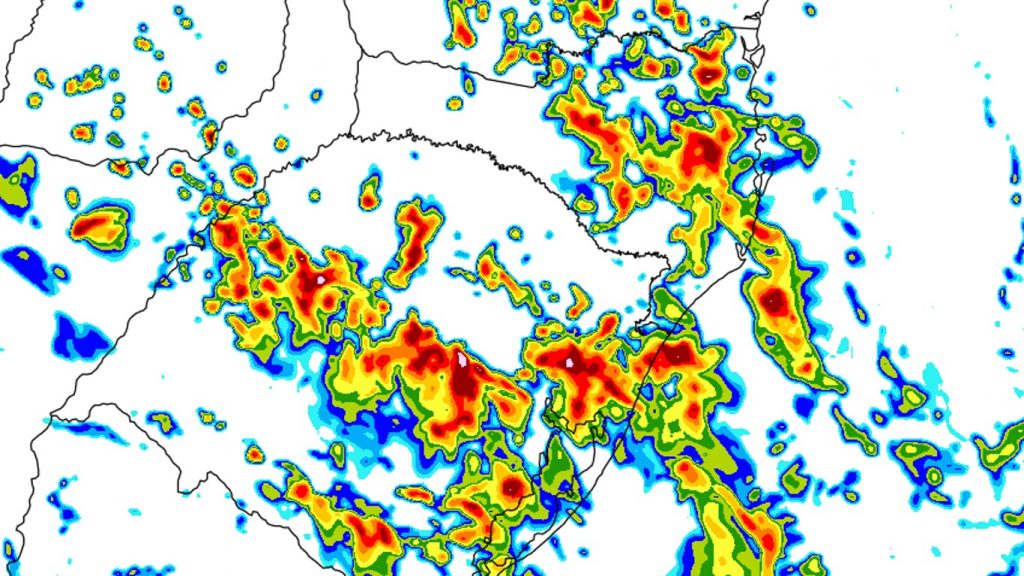Baixa pressão trará tempestades e chuva intensa isolada no Sul do Brasil