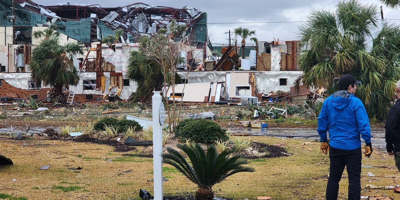 <span class="entry-title-primary">Fotos: destruição por tornados no estado norte-americano da Flórida</span> <h2 class="entry-subtitle">Violenta linha de instabilidade atingiu o Sul dos Estados Unidos com muita destruição em cidades do Noroeste da Flórida </h2>