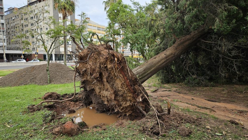 Como fica o tempo nos próximos dias nas áreas atingidas pelo temporal