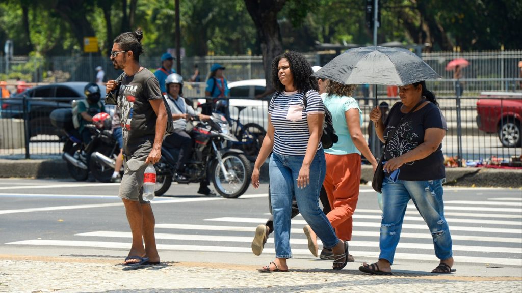 Rio de Janeiro terá dias de calor excessivo após fim de semana trágico