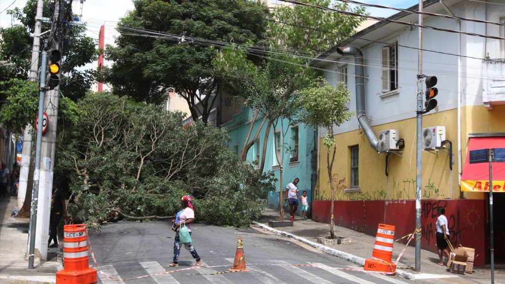 São Paulo terá novas tempestades com alto risco de chuva intensa