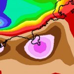 Alerta de chuva excessiva e de perigo no litoral de São Paulo