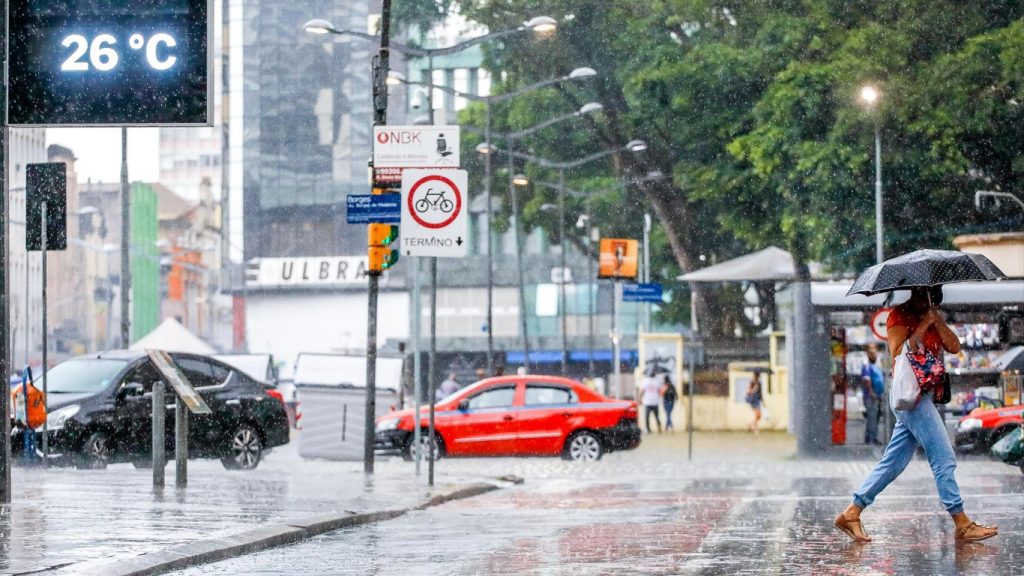 Previsão do tempo: muitas nuvens e chuva marcam a quinta no RS