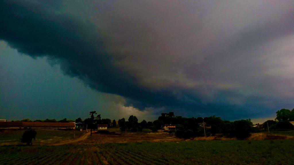 Temporais atingem três estados do Sul; há alerta de mais tempestades