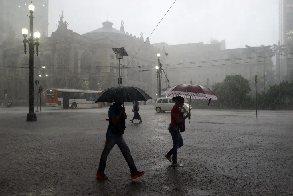 Frente fria trará chuva, temporais e queda de temperatura em São Paulo