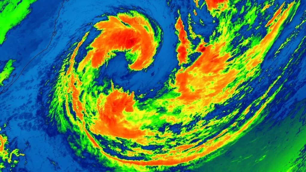 Tempestade tropical Akará se forma na costa do Sul do Brasil