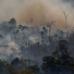 Fogo na Amazônia faz Brasil bater recorde mensal de emissão de carbono