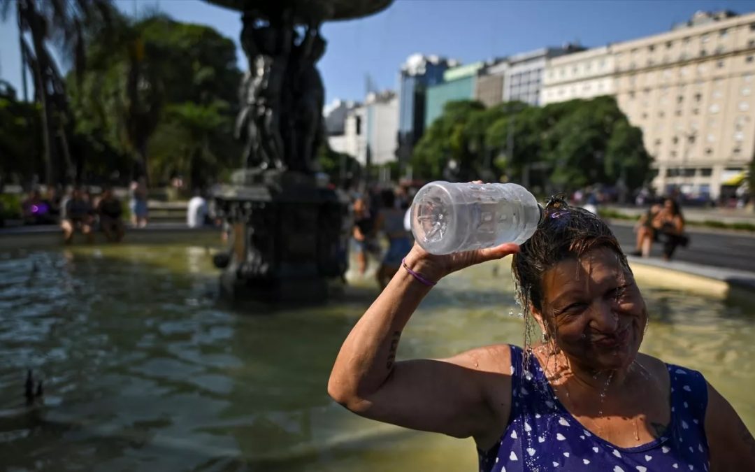 Onda de calor: Argentina chega a doze dias seguidos com mais de 40ºC Massa de ar muito quente atua há duas semanas sobre a Argentina com sequência de jornadas escaldantes que completa 12 dias