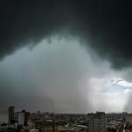 Baixa pressão traz risco de chuva forte no Sul e no Sudeste do Brasil