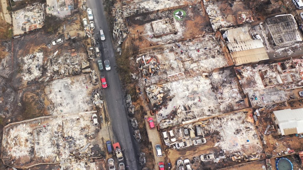 Tempestade de fogo no Chile; entenda o fenômeno e veja as imagens