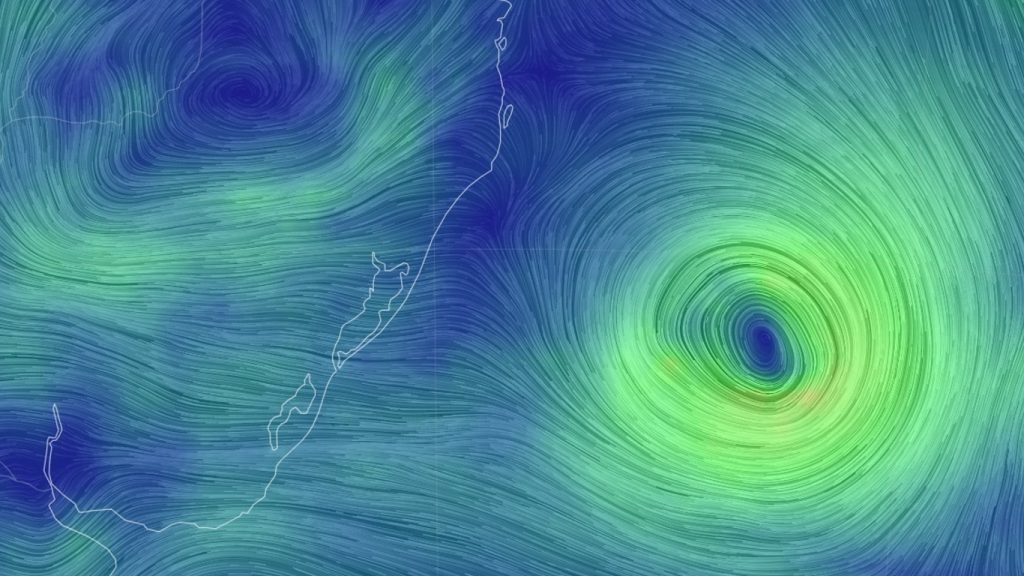 Ciclone raro e de trajetória atípica avançará para a costa do Sul do Brasil