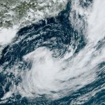 Ciclone na costa se transforma em tropical, veja onde vai passar Akará