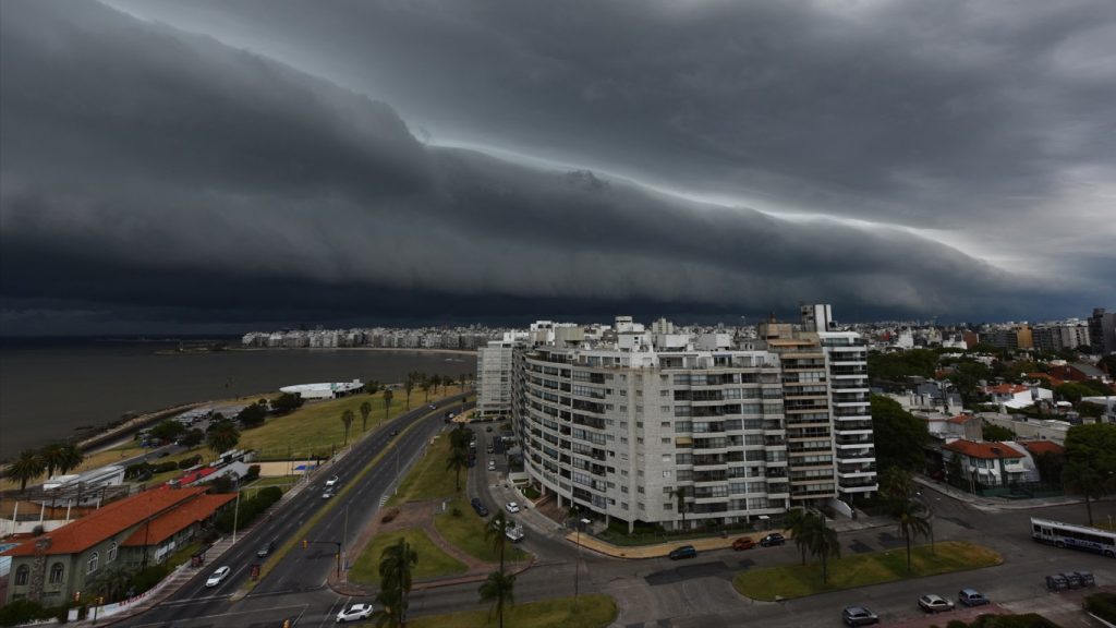 Frente fria trará chuva e temporais após calor de 40ºC e sensação de 45ºC