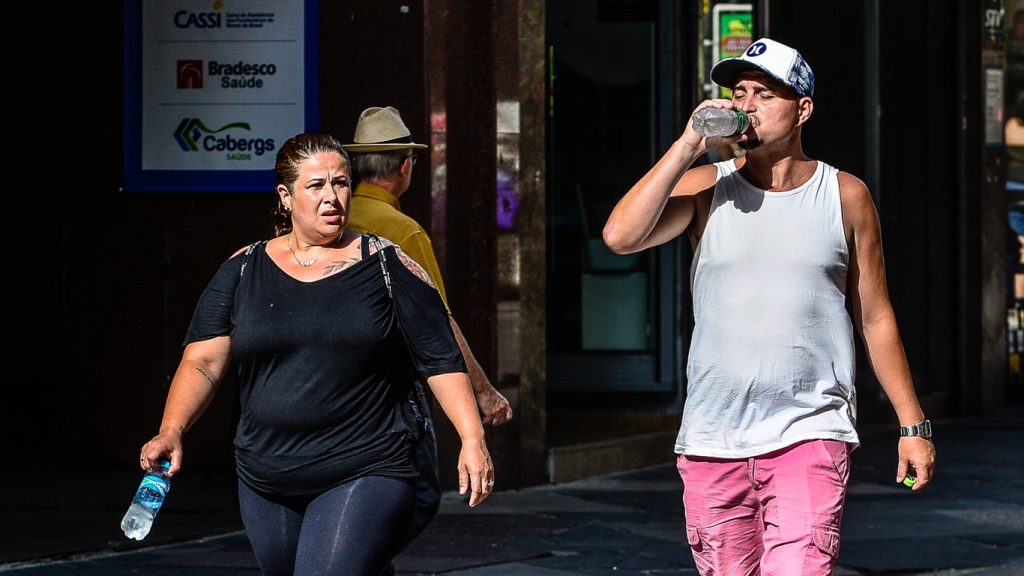 Veja como a temperatura em Porto Alegre está acima do normal