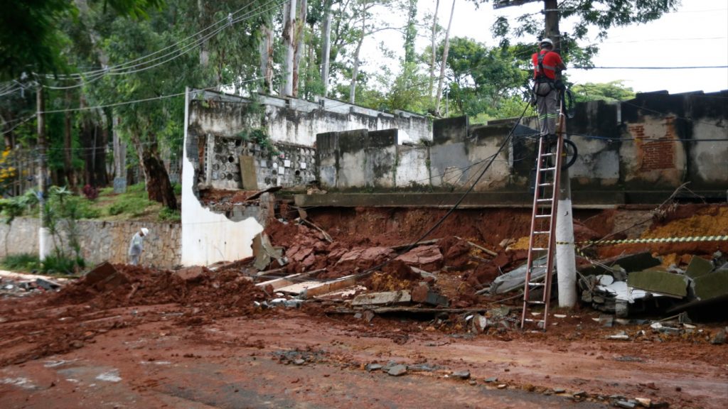 Chuva provoca mortes em São Paulo e vai prosseguir