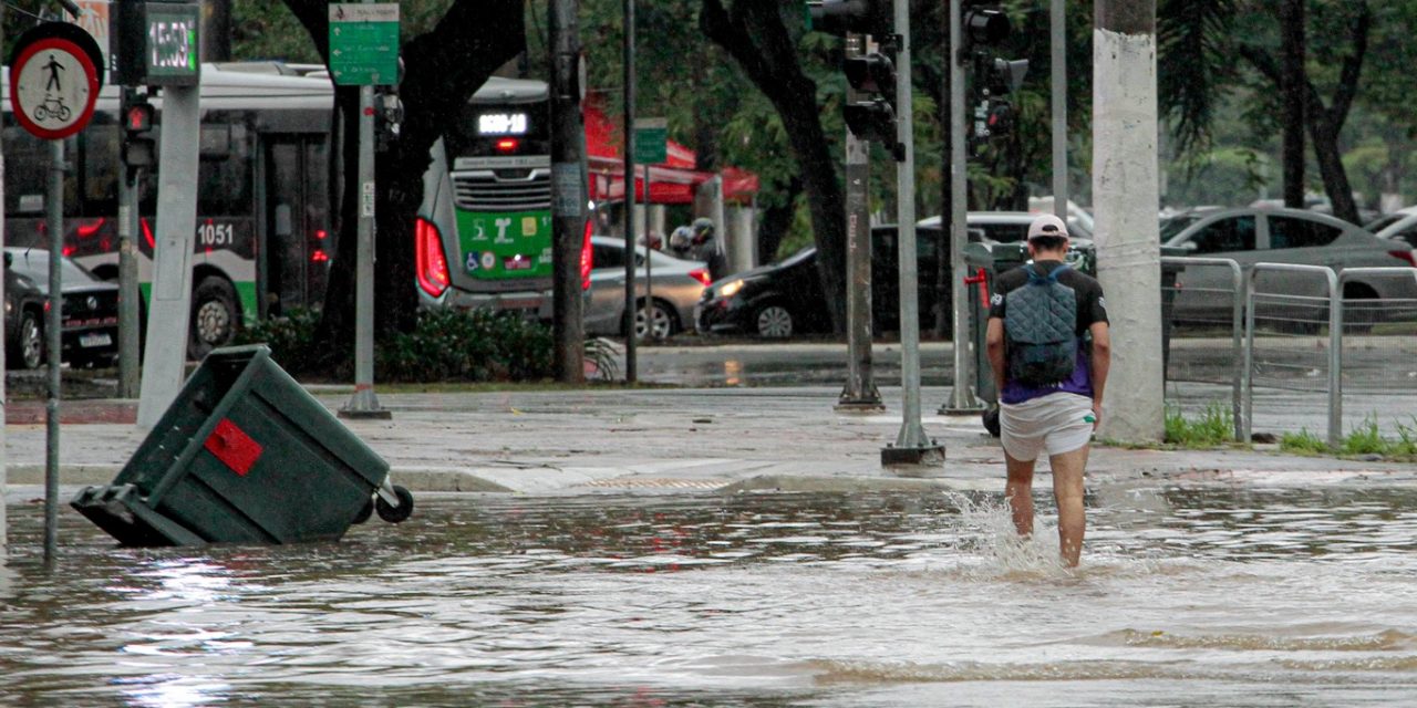 <span class="entry-title-primary">São Paulo segue sob risco de temporal com chuva forte a torrencial</span> <h2 class="entry-subtitle">Massa de ar quente e úmido proporciona condições favoráveis à chuva localmente forte a intensa na região da capital paulista </h2>