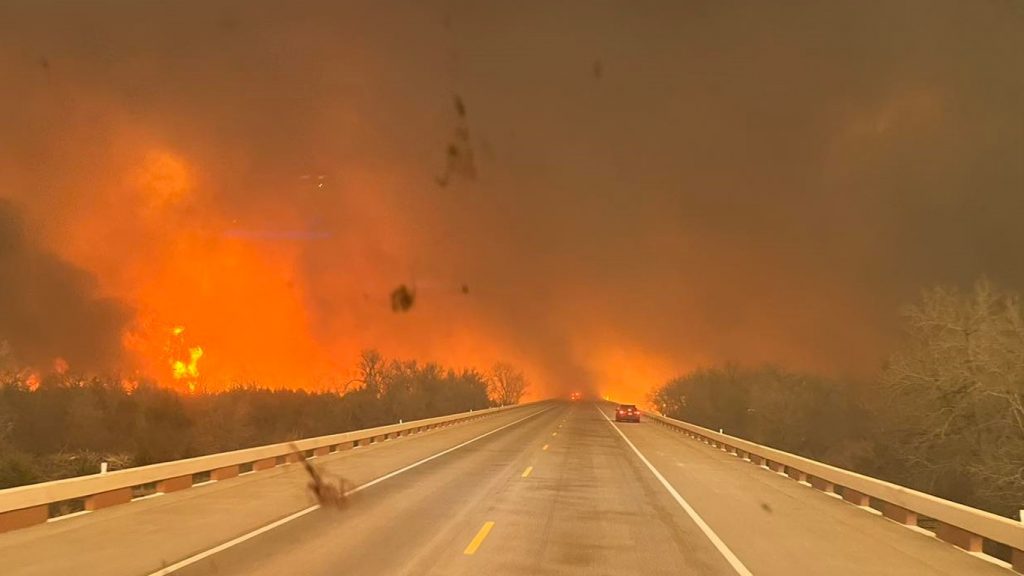Incêndio florestal no Texas já é o segundo maior da história do estado