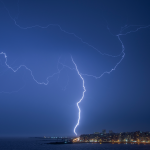 Frente fria se aproxima, acabará com o calor e trará tempo severo