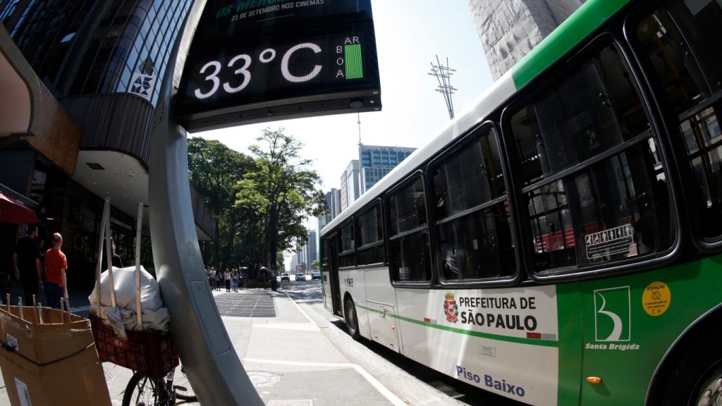 Onda de calor ganha força no Centro do Brasil e Sul terá temporais