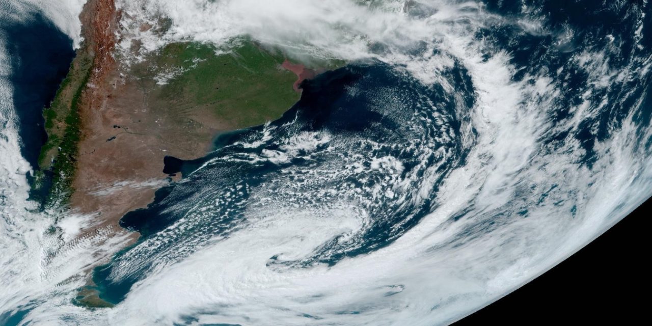 <span class="entry-title-primary">Intenso ciclone no Atlântico terá pouco impacto no Brasil; veja a previsão</span> <h2 class="entry-subtitle">Grande e intenso ciclone extratropical atua neste começo de semana no Atlântico Sul com extenso campo de vento e swell </h2>