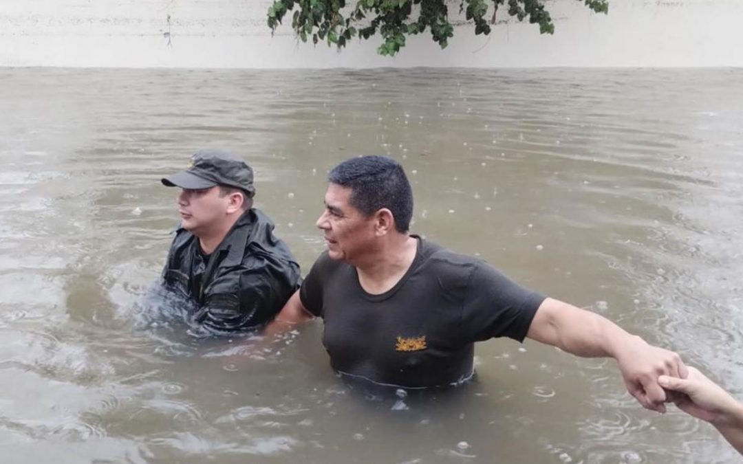 Governo declara zona de catástrofe após chuva histórica na Argentina Autoridades declaram Corrientes como zona de catástrofe após chuva de 200 mm em apenas cinco horas com metros de águas nas ruas.