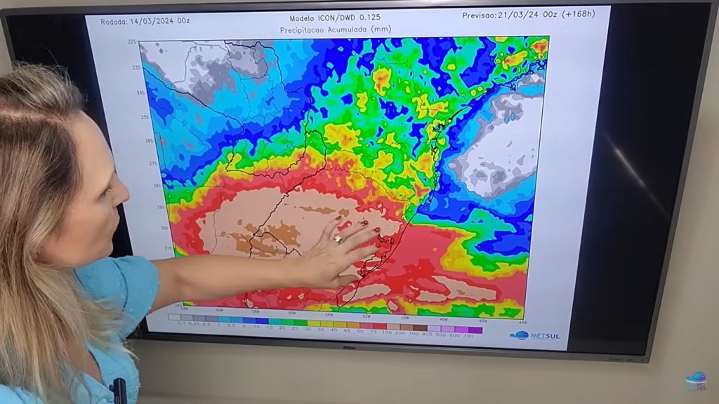 Vídeo: meteorologista explica sequência de dias com chuva e temporais