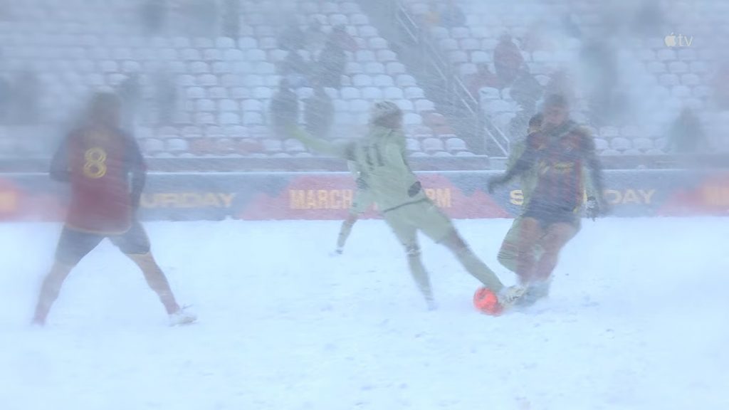 Jogo na neve causa fúria nos Estados Unidos: “uma piada”; veja imagens