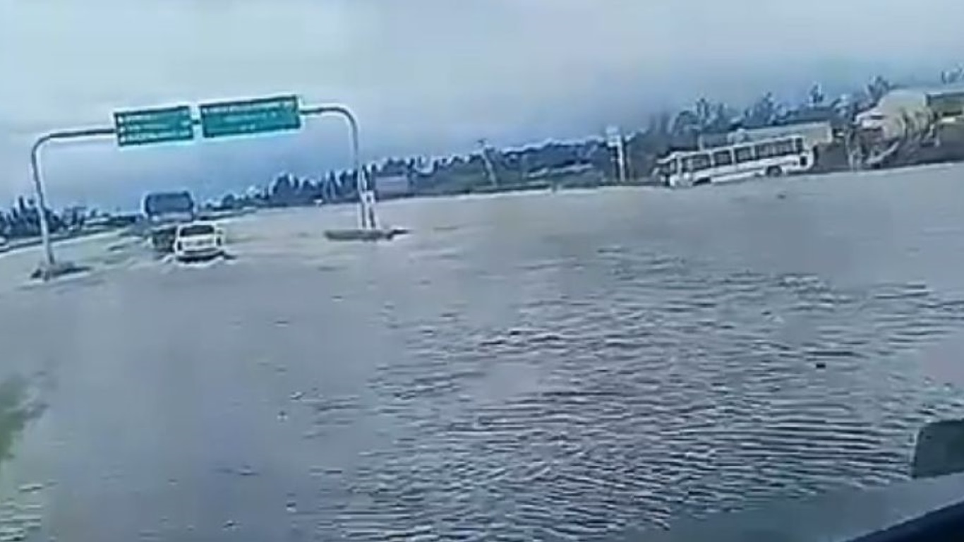<span class="entry-title-primary">Argentina tem sensação de 53ºC e principal estrada do país inundada</span> <h2 class="entry-subtitle">Argentina segue com calor extremo em várias províncias enquanto chuva e temporais assolam o Centro do país com inundações </h2>