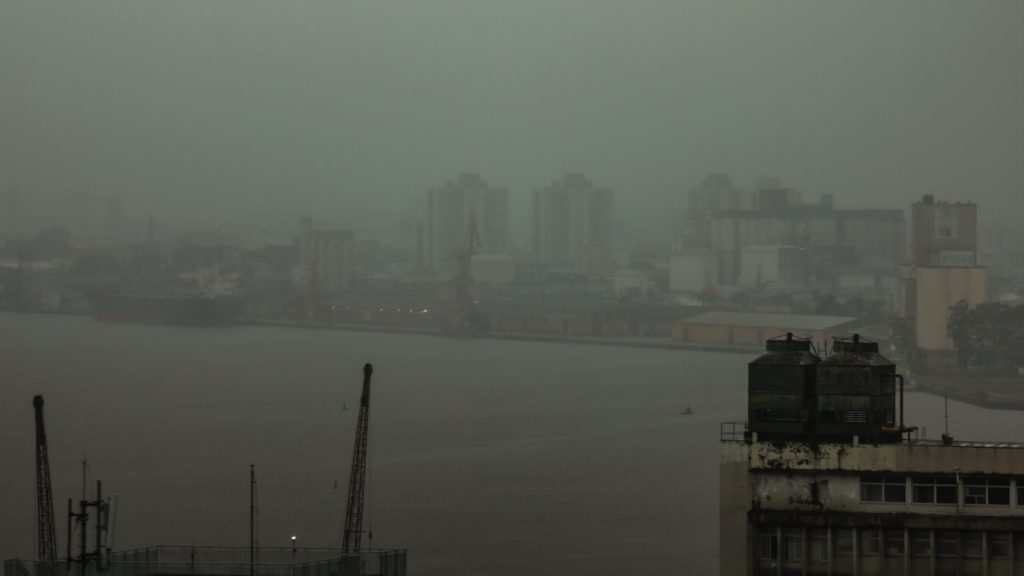 Chuva e temporais isolados no começo do feriadão; veja a previsão