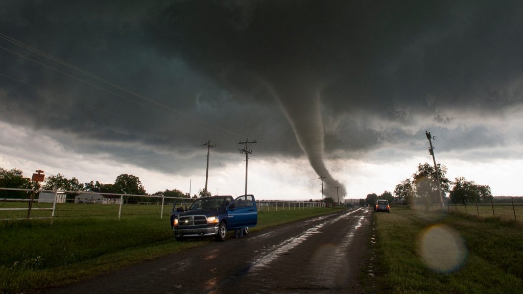 Chegada da La Niña pode turbinar a temporada de tornados