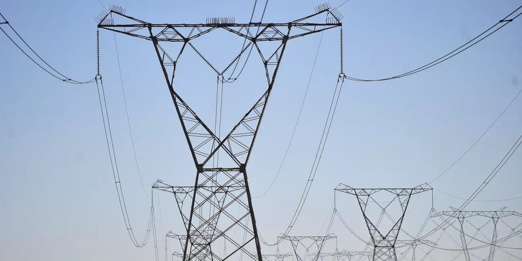 Ondas de calor sucessivas derrubam recordes de consumo de luz