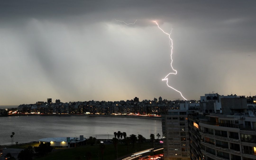 Montevidéu terá chuva excessiva e risco de fortes tormentas Instabilidade ganha força na região da capital uruguaia nesta terça e o pior é projetado para quarta e quinta-feira