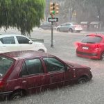Frente fria a caminho alaga Montevidéu e deixa estragos no Uruguai