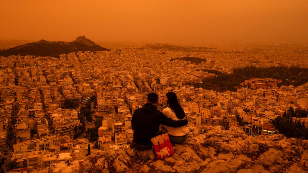 Areia do Saara transforma a paisagem em Atenas; veja as imagens