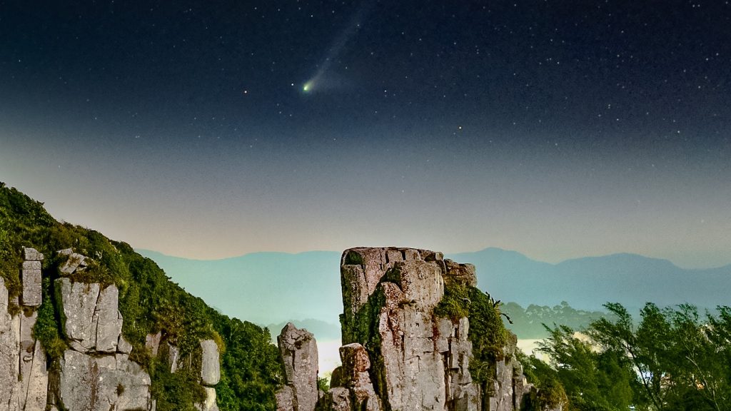 Novas imagens mostram o “Cometa do Diabo” no céu do Rio Grande do Sul