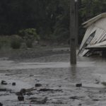 Chuva destrói, mata cinco e deixa 18 desaparecidos no Rio Grande do Sul