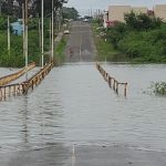 Enchente no Oeste e chuva de quase 300 mm no Litoral Norte gaúcho
