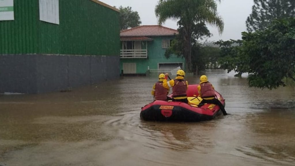 Chuva perto de 500 mm em Santa Catarina; entenda e veja a previsão