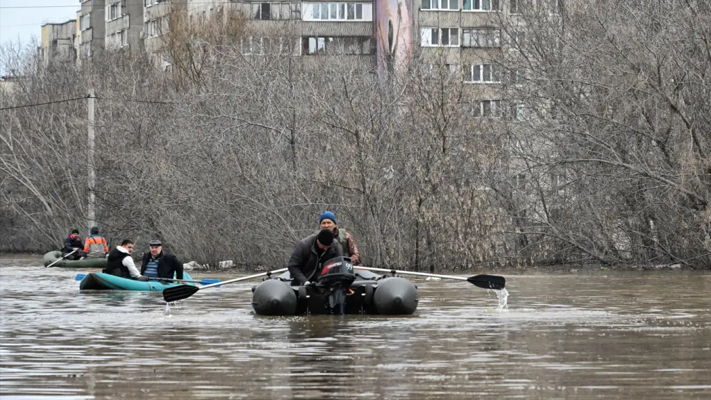 Regiões da Rússia sofrem com piores enchentes em décadas; veja fotos