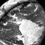 Universidade dos EUA divulga incrível imagem de satélite do eclipse do sol