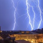 Baixa pressão trará domingo de chuva forte a intensa com temporais