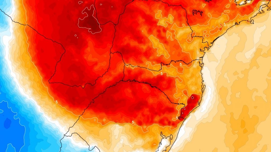 Calor incomum para maio antes do avanço de frente fria com chuva