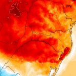 Calor incomum para maio antes do avanço de frente fria com chuva
