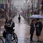 Sob grave enchente, Porto Alegre terá fim de semana com chuva