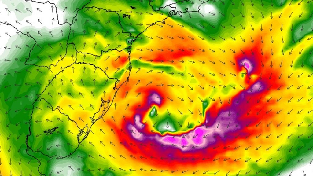 Ciclone na costa traz muito vento e frio intenso nesta terça-feira