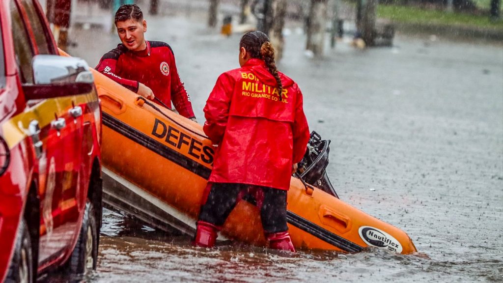 Fotos: Porto Alegre em colapso e sob as águas
