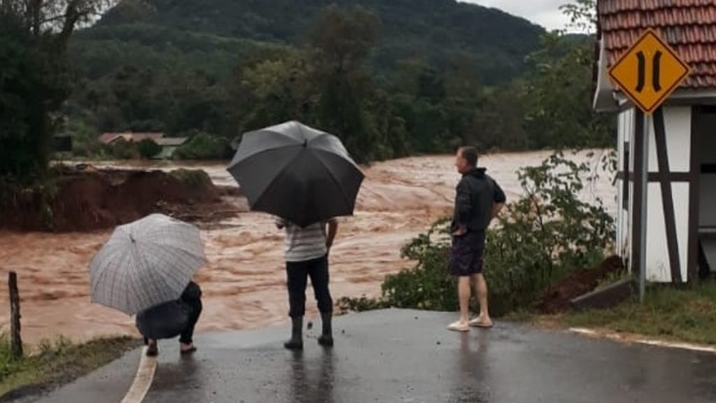 Chuva intensa das últimas horas na Serra agravará enchentes nos vales
