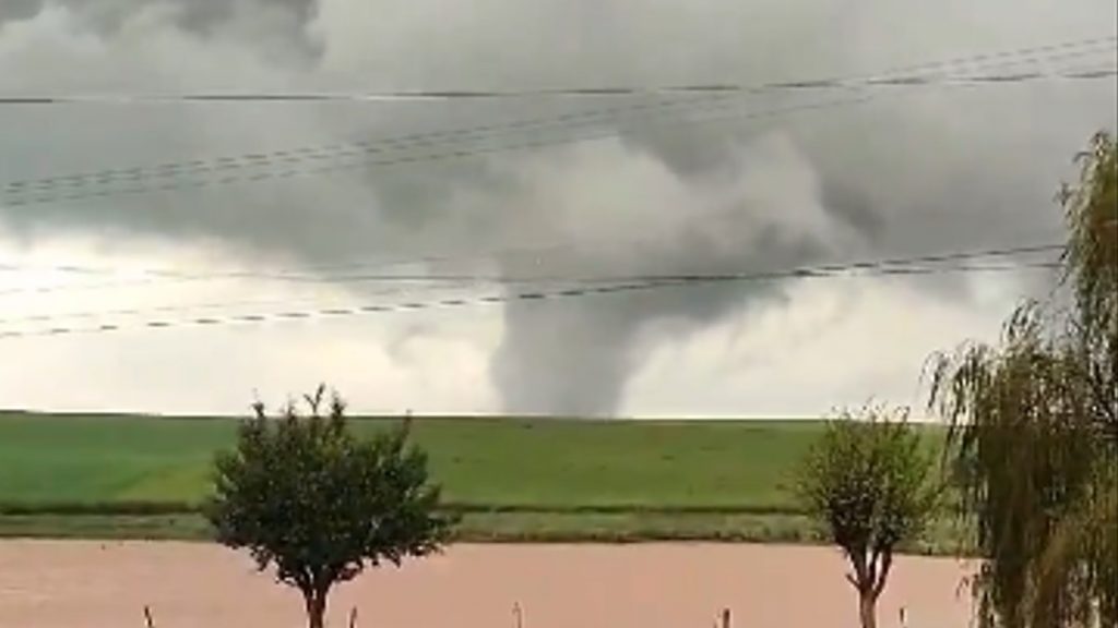 Tornado no Rio Grande do Sul em meio ao desastre da chuva