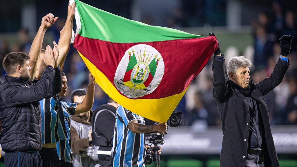 Grêmio exalta o Rio Grande em noite histórica de Velho Casarão