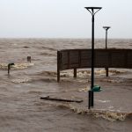 Guaíba sobe rápido por forte vento Sul e repique passará de meio metro